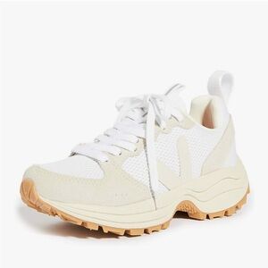 Veja Womens Venturi II in white/pierre